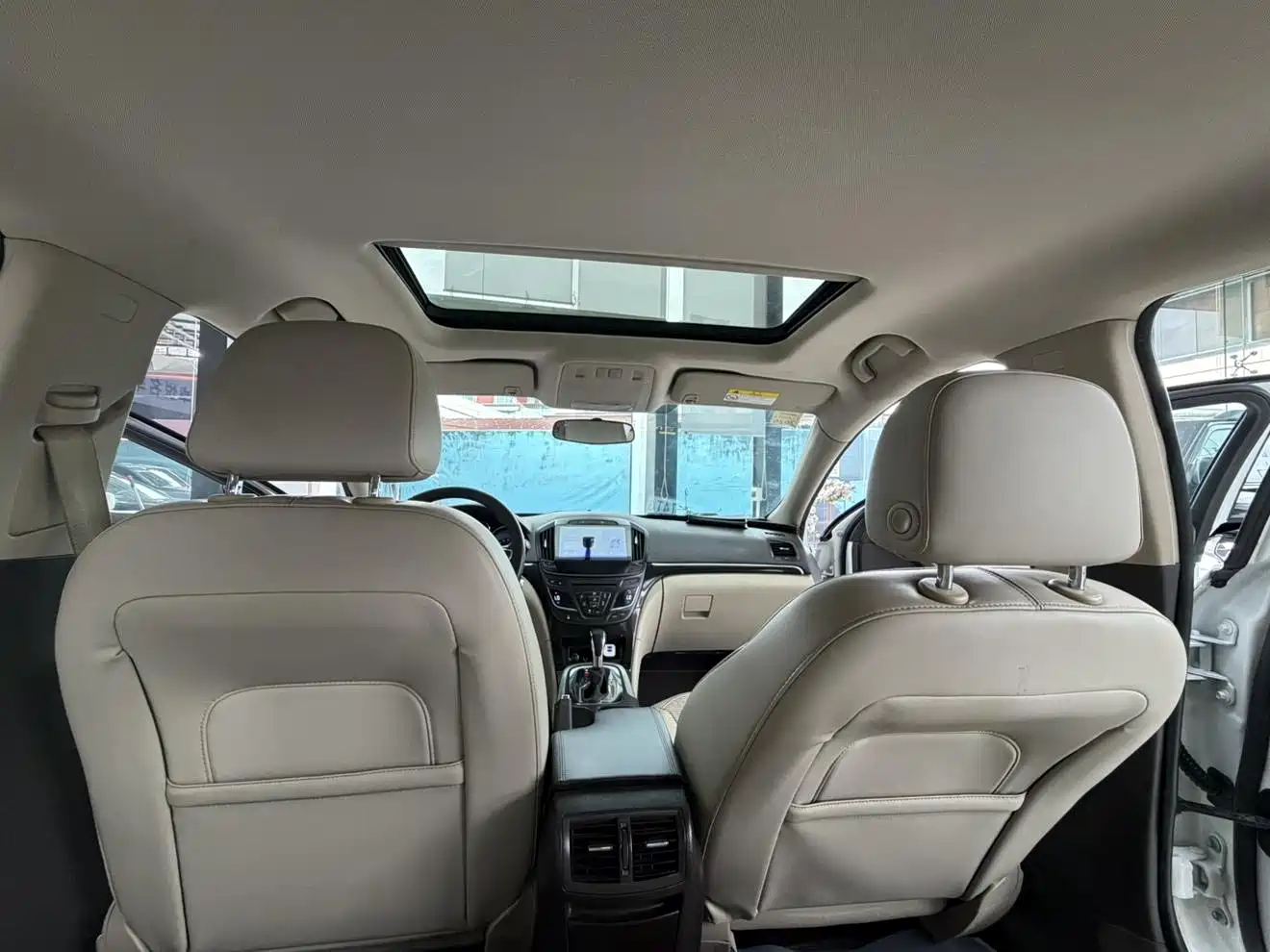 Buick Regal 2015 2.0L Leading Fashion Model фото 27