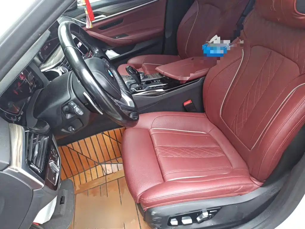 Фото 8 - BMW 5 Series