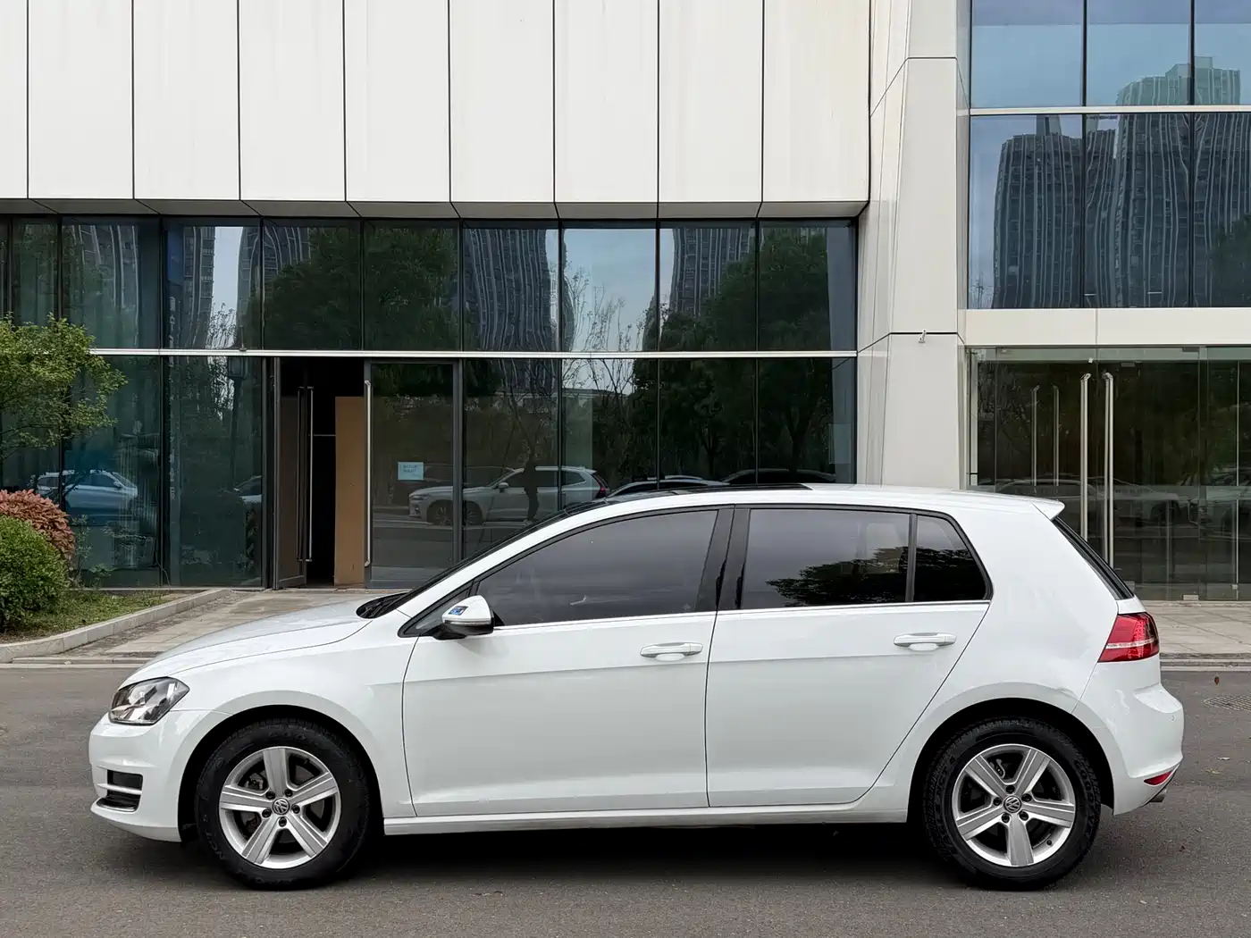 Volkswagen Golf 2016 230TSI Automatic Comfort фото 4