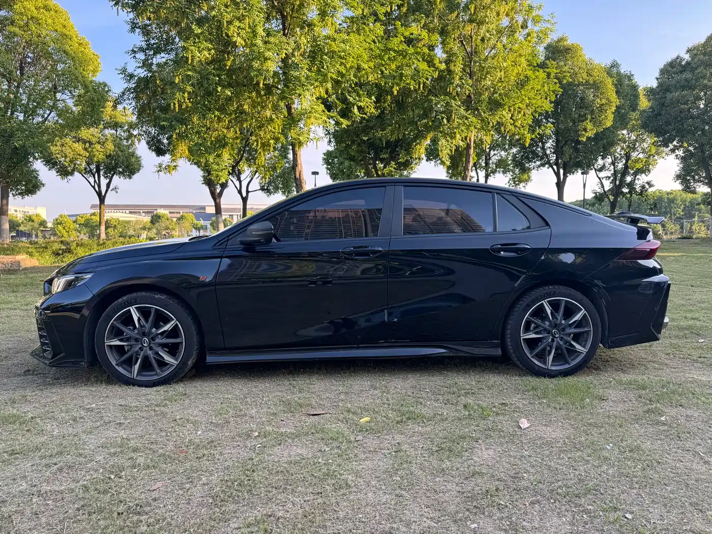 GAC Trumpchi Trumpchi Emkoo 2022 270T DCT J16 R-style Track Edition фото 4