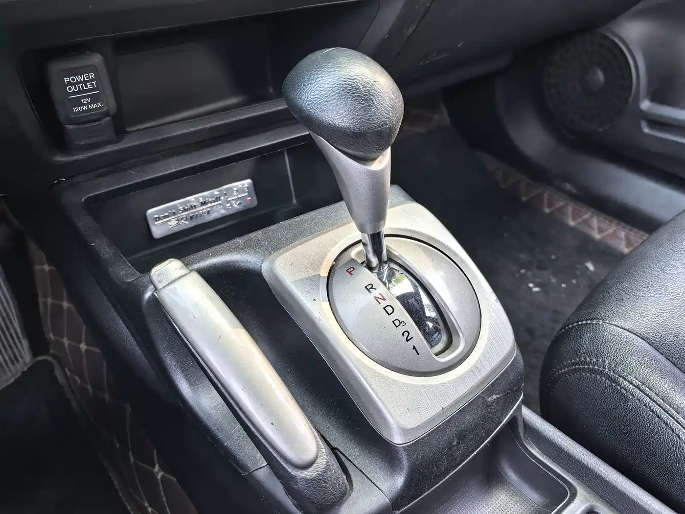 CIIMO CIIMO 2014 2015 1.8L Automatic Comfort Edition