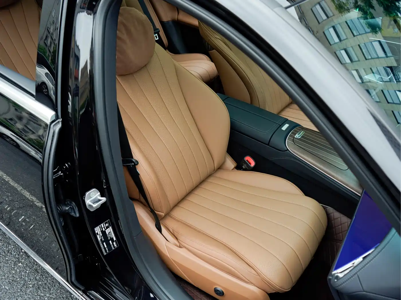 Mercedes-Benz E-Class 2024 Model E 300 L Luxury фото 13