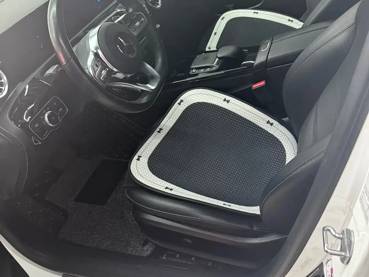 Mercedes-Benz A-Class 2021 A 200 L Sport Sedan Fashion Edition фото 4