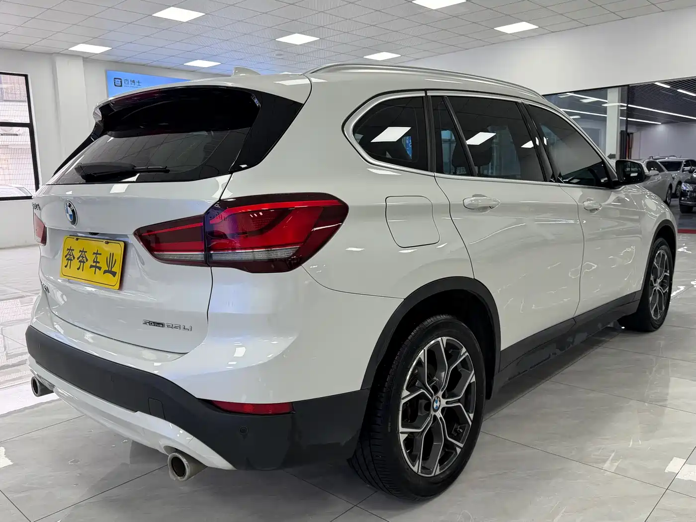 BMW X1 2020 sDrive25Li Leading Model фото 7