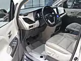 Photo 4 - Toyota Sienna