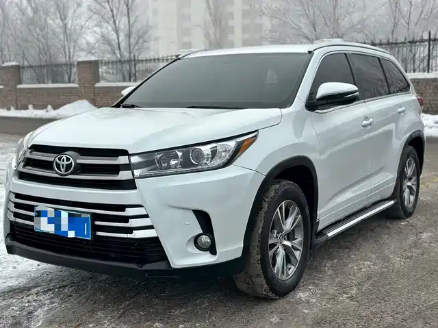 TOYOTA HIGHLANDER
