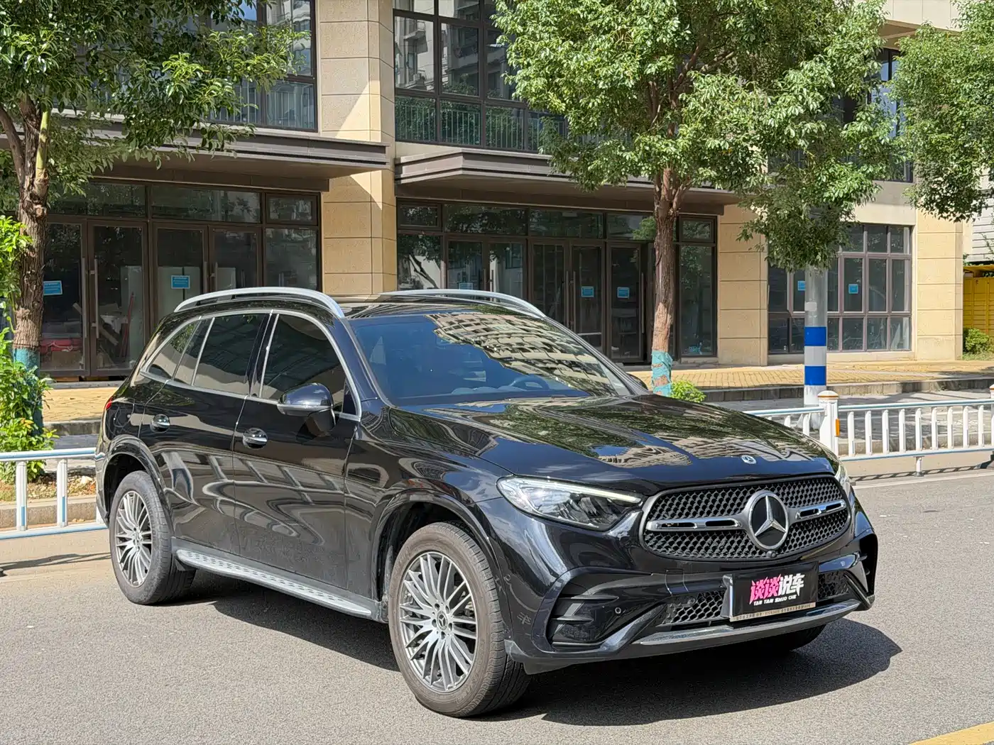 Фото 3 - Mercedes-Benz GLC