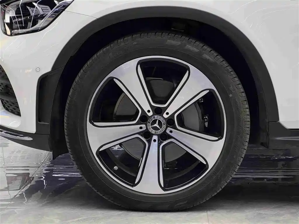 Mercedes-Benz GLC 2022 GLC 300 L 4MATIC Dynamic Collector's Edition фото 4