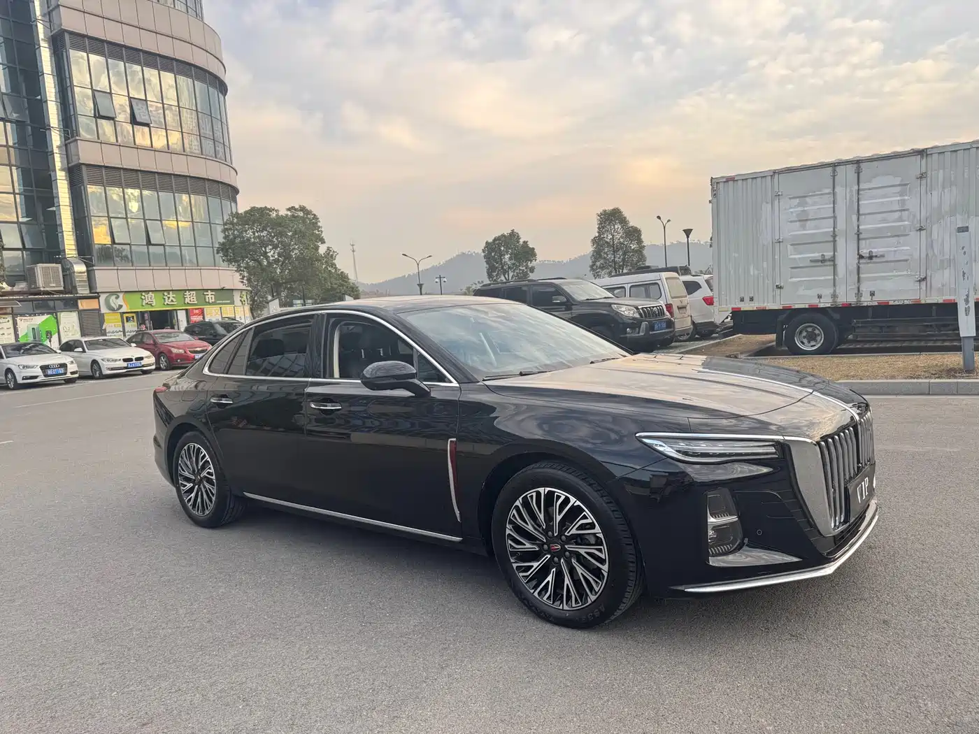 Hongqi H5 2023 2.0T Auto Smart Connect Flag Comfort фото 3