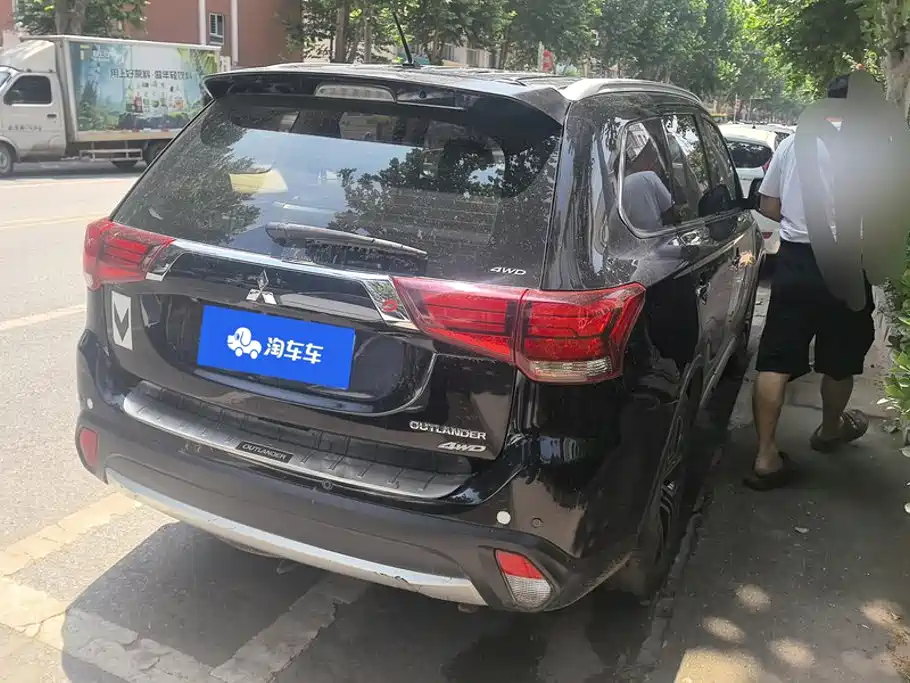 Mitsubishi Outlander 2017 2016 2.4L 4WD Elite Edition 5-seater