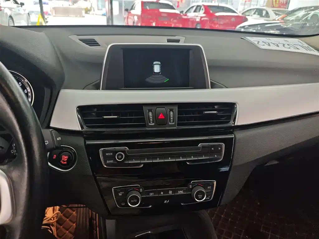 BMW X1 2018 sDrive18Li Fashion Model фото 13