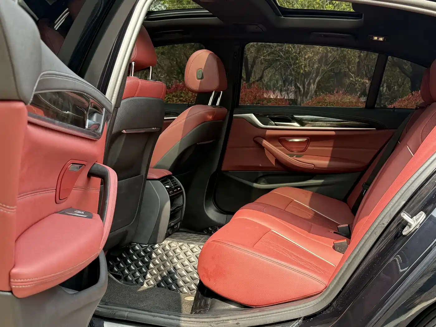 BMW 5 Series 2022 530Li Leading M Sport Package фото 8