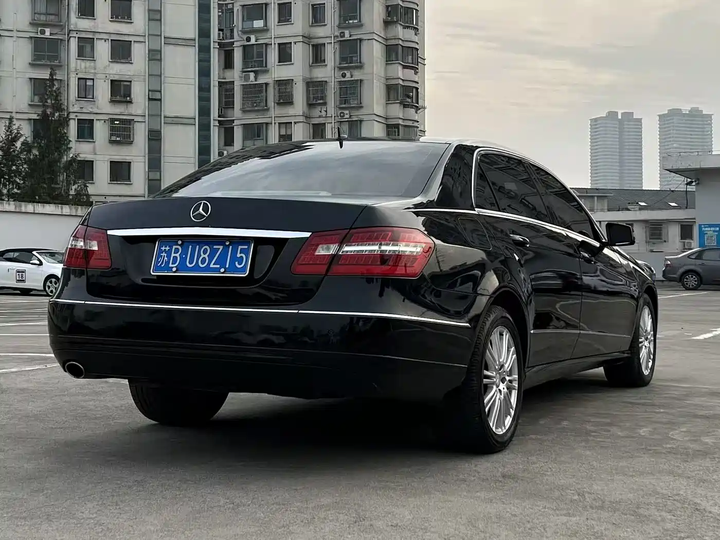Mercedes-Benz E-Class 2011 E 260 L CGI Fashion фото 7
