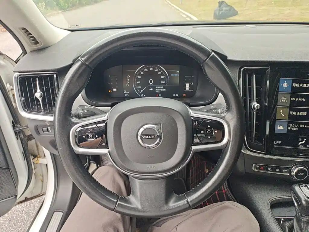 Фото 11 - Volvo S90