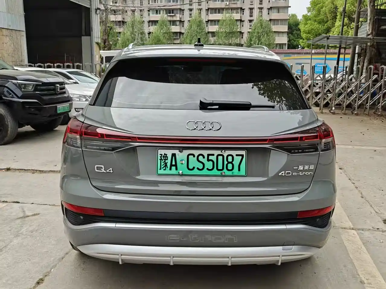 AUDI Q4 E TRON
