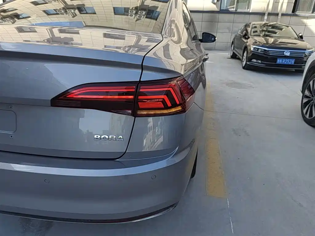 Volkswagen Bora 2019 Facelift 1.5L Automatic Luxury China VI фото 8