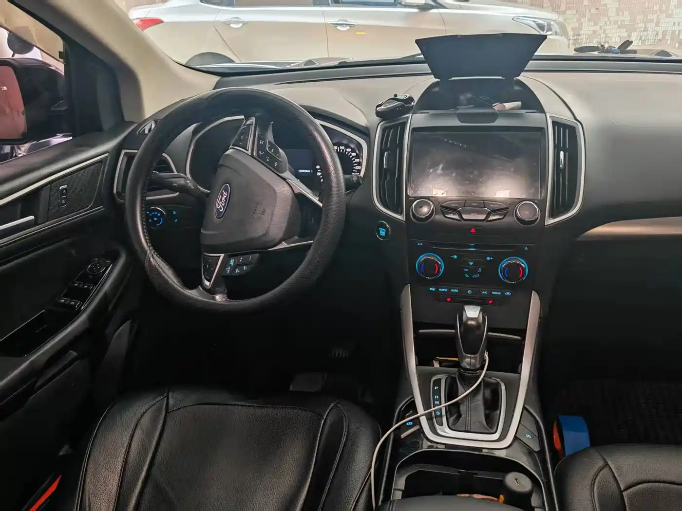 Photo 10 - Ford Edge