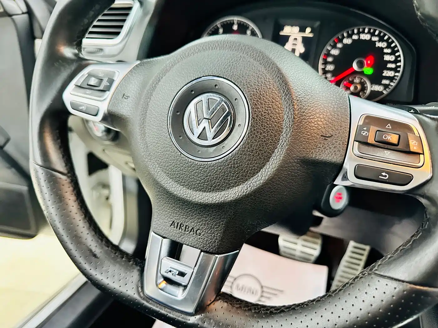 Volkswagen Scirocco 2011 2.0TSI R-Line фото 41