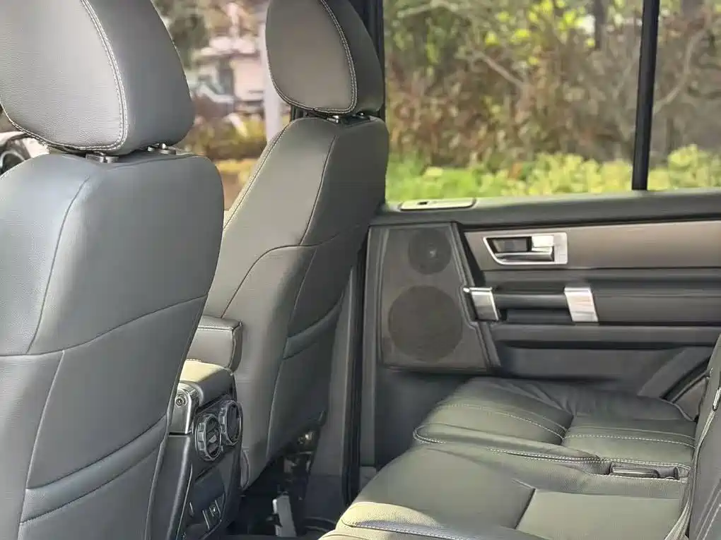 Land Rover Discovery 2012 3.0 SDV6 HSE Diesel фото 10