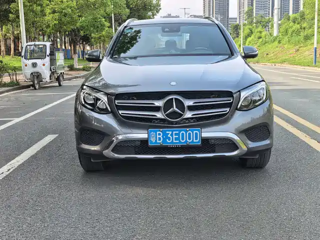 MERCEDES-BENZ GLC