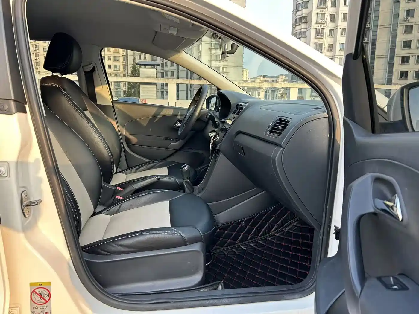 Volkswagen Polo 2016 1.4L Manual Trend фото 4
