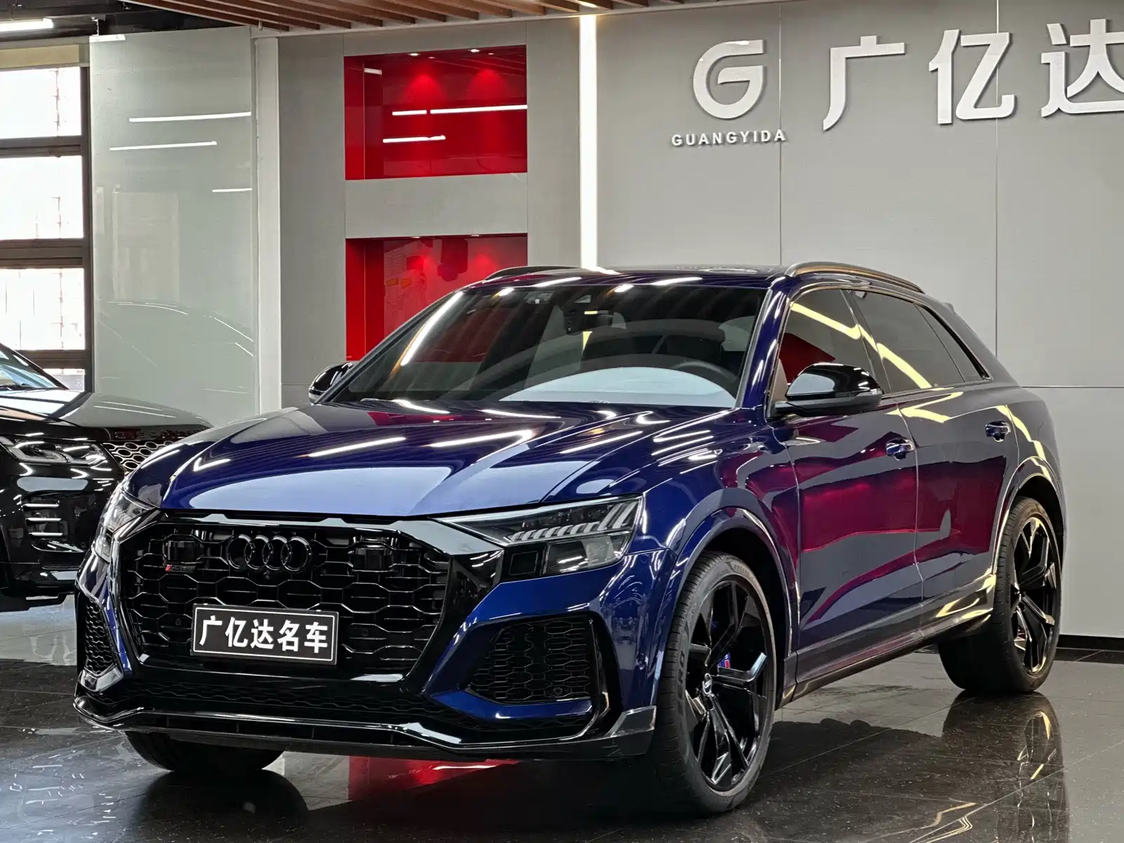 Фото 1 - Audi RS Q8