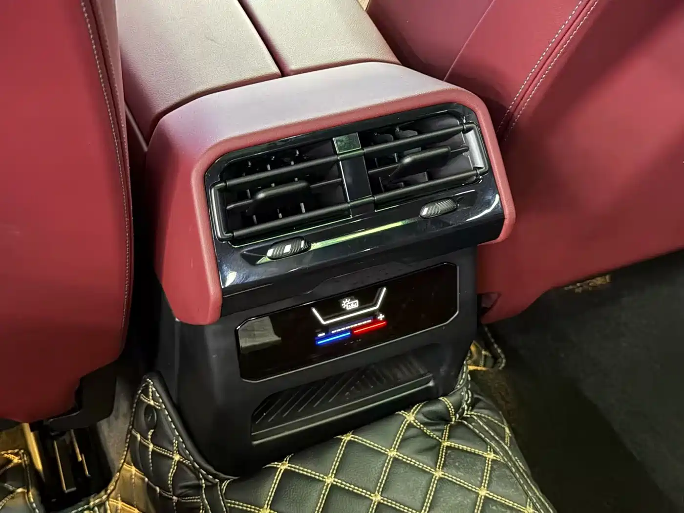 BMW 5 Series 2024 530Li Leading M Sport Package фото 17