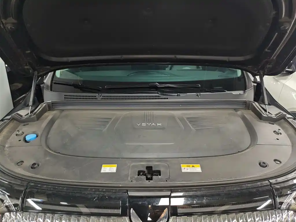 Voyah Auto Voyah Dreamer 2025 PHEV AWD Excellent Kunpeng Edition фото 20