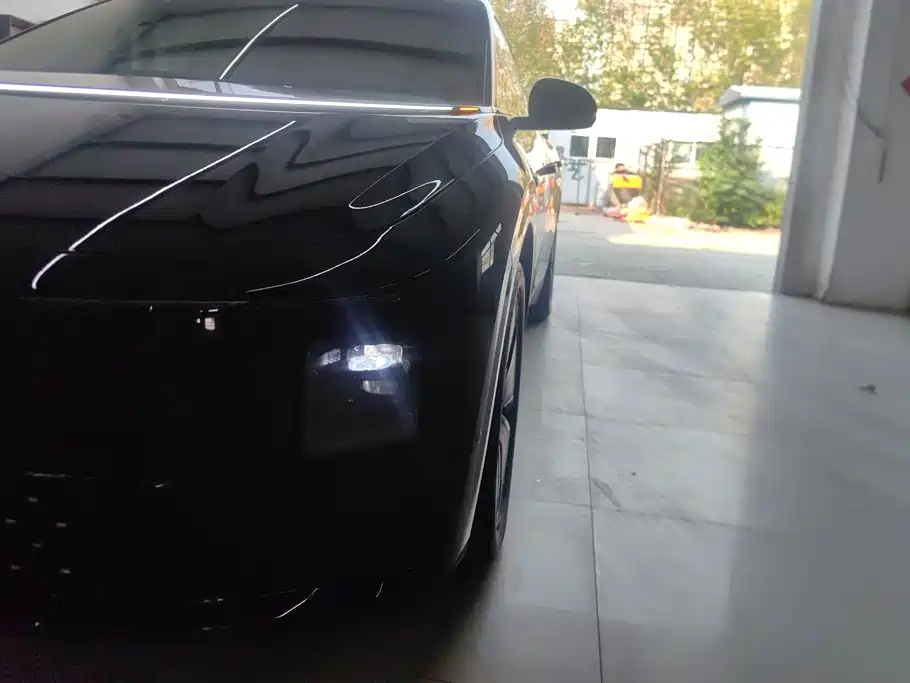 Фото 5 - Li Auto i6