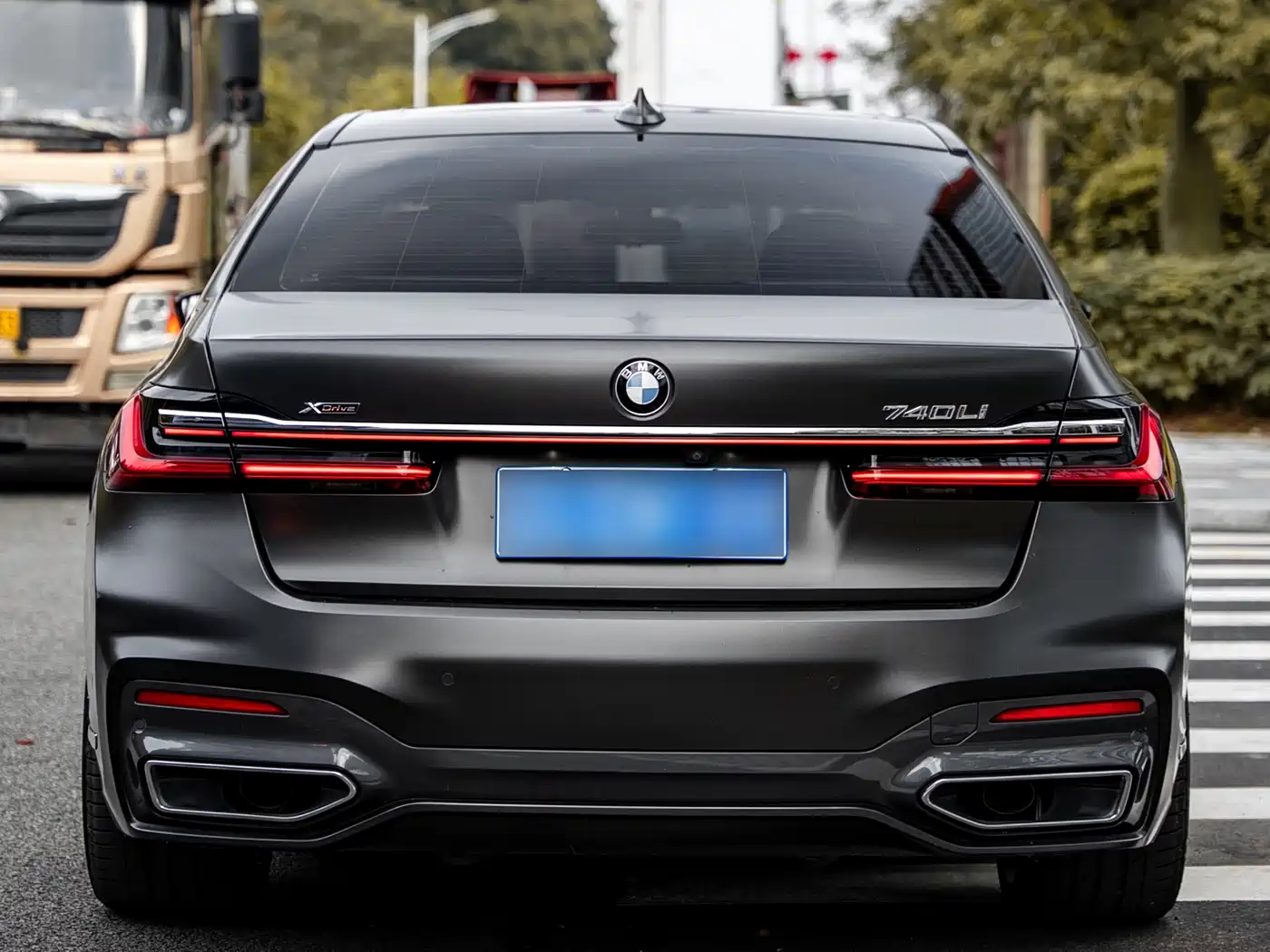 BMW 7 Series 2019 740Li xDrive Executive M Sport Package фото 7