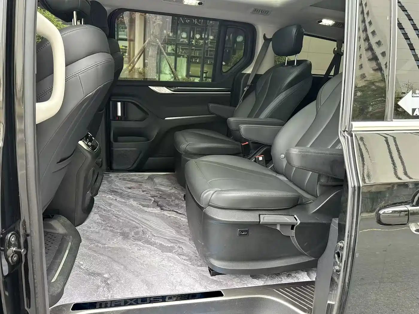 SAIC Maxus Maxus G10 2025 2025 MAX 2.0T Automatic Flagship Edition Gasoline 7-Seater