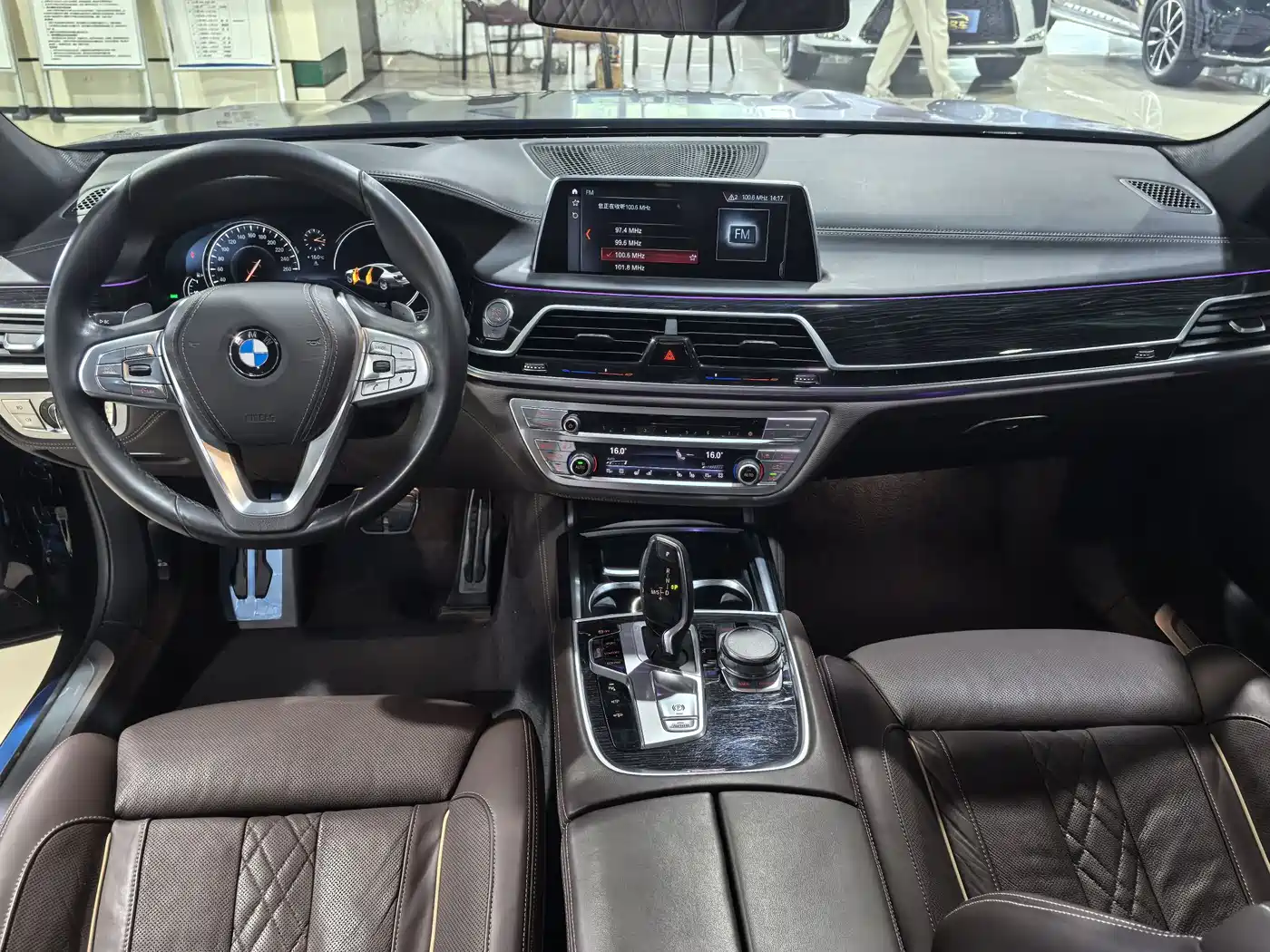 BMW 7 Series 2018 740Li Leading Type M Sport Package фото 10