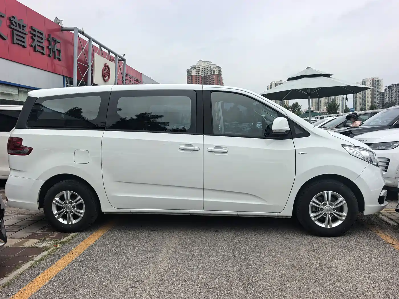 SAIC Maxus Maxus G10 2017 2016 2.0T Automatic Executive Edition
