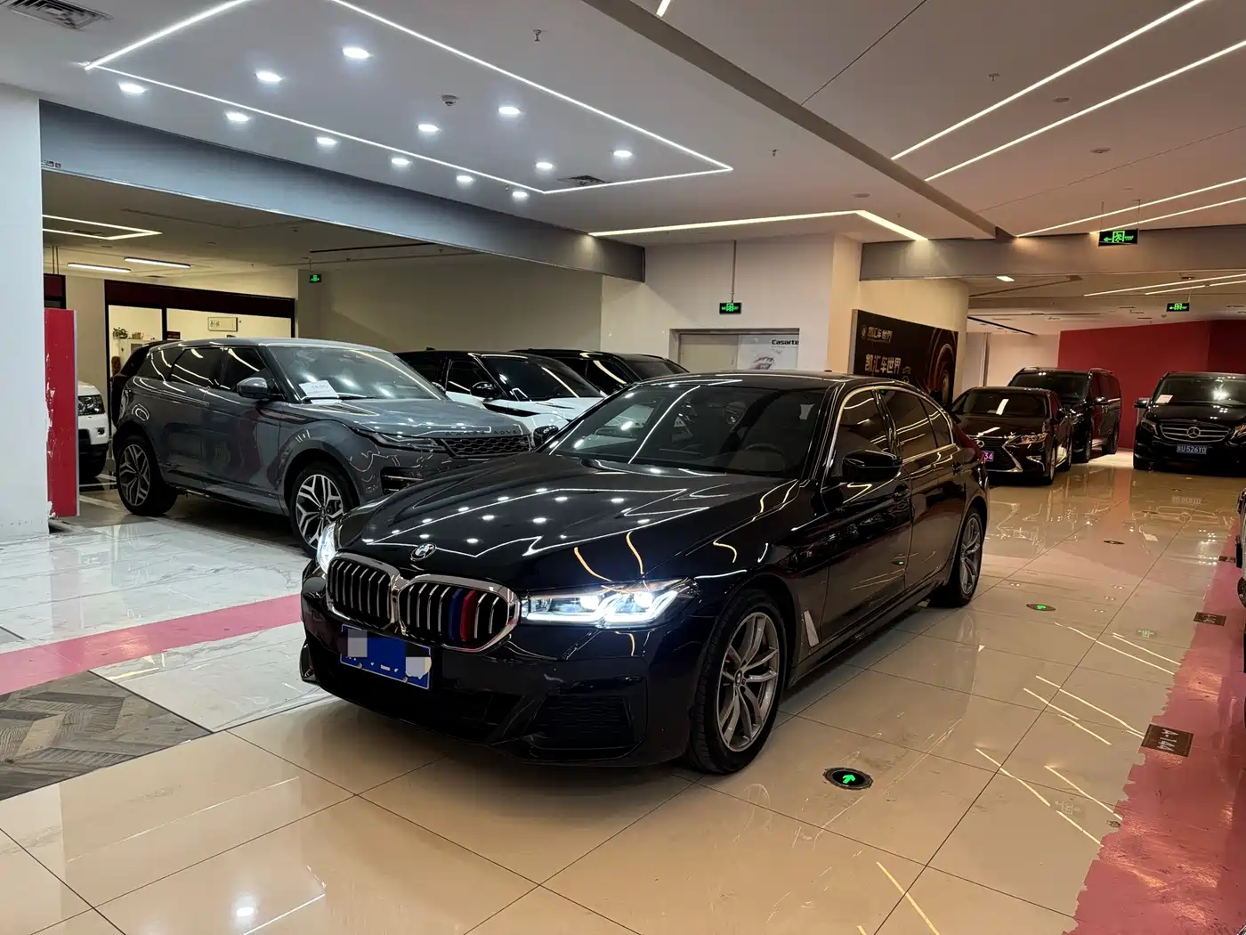 BMW 5 Series 2018 525Li Luxury Package