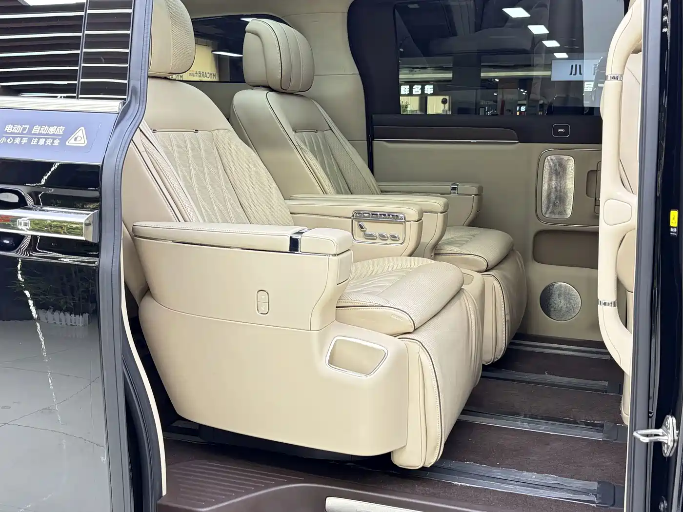 Zhijie Zunjie MPV 2026 2026 Model Mid-Range Edition