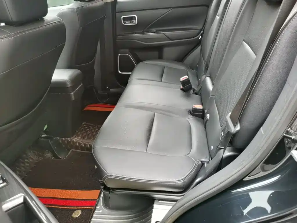Mitsubishi Outlander 2017 2018 2.4L 4WD Luxury Edition 7-seater