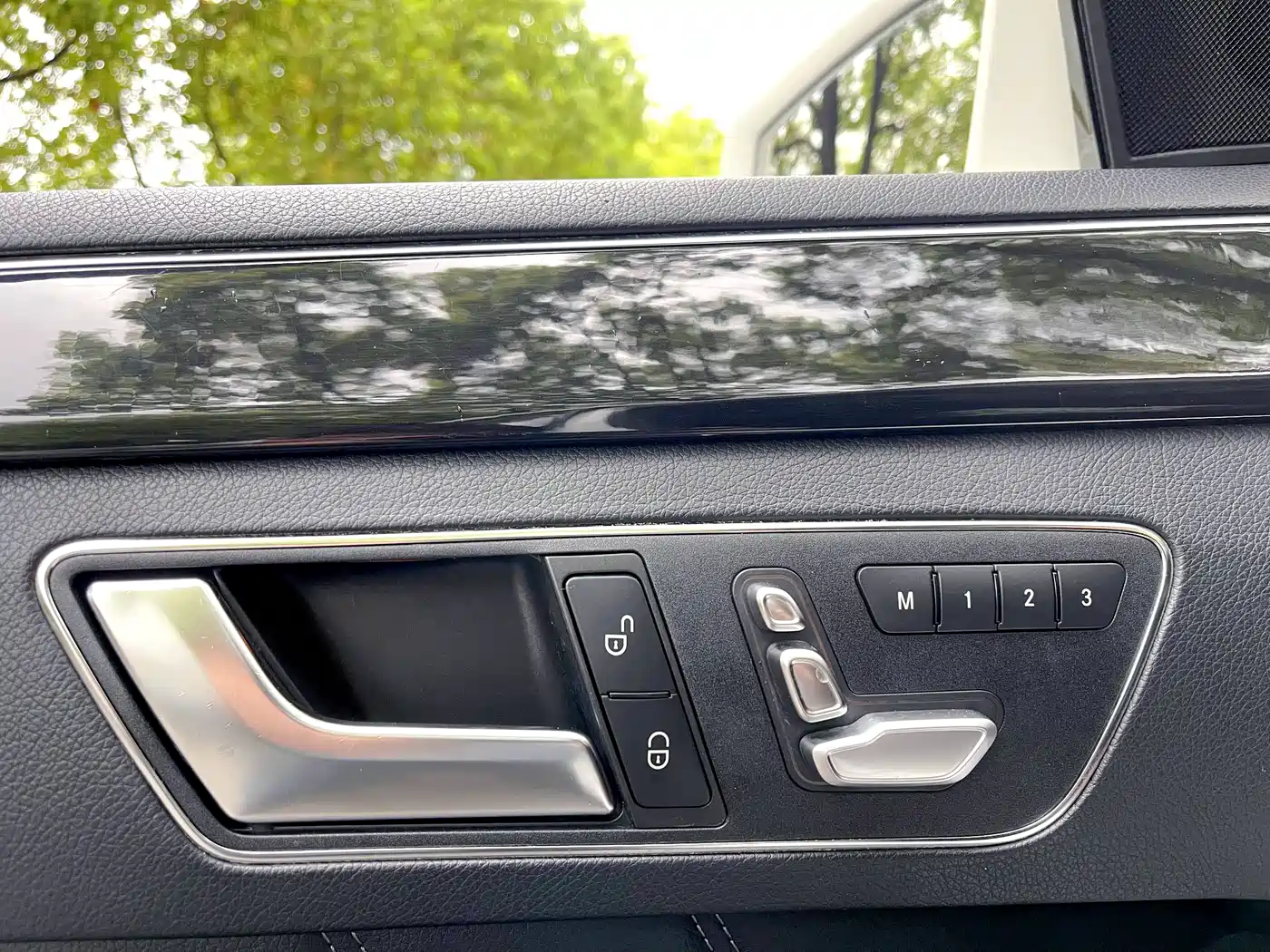 Mercedes-Benz E-Class 2014 Facelift E 300 L Sport фото 11
