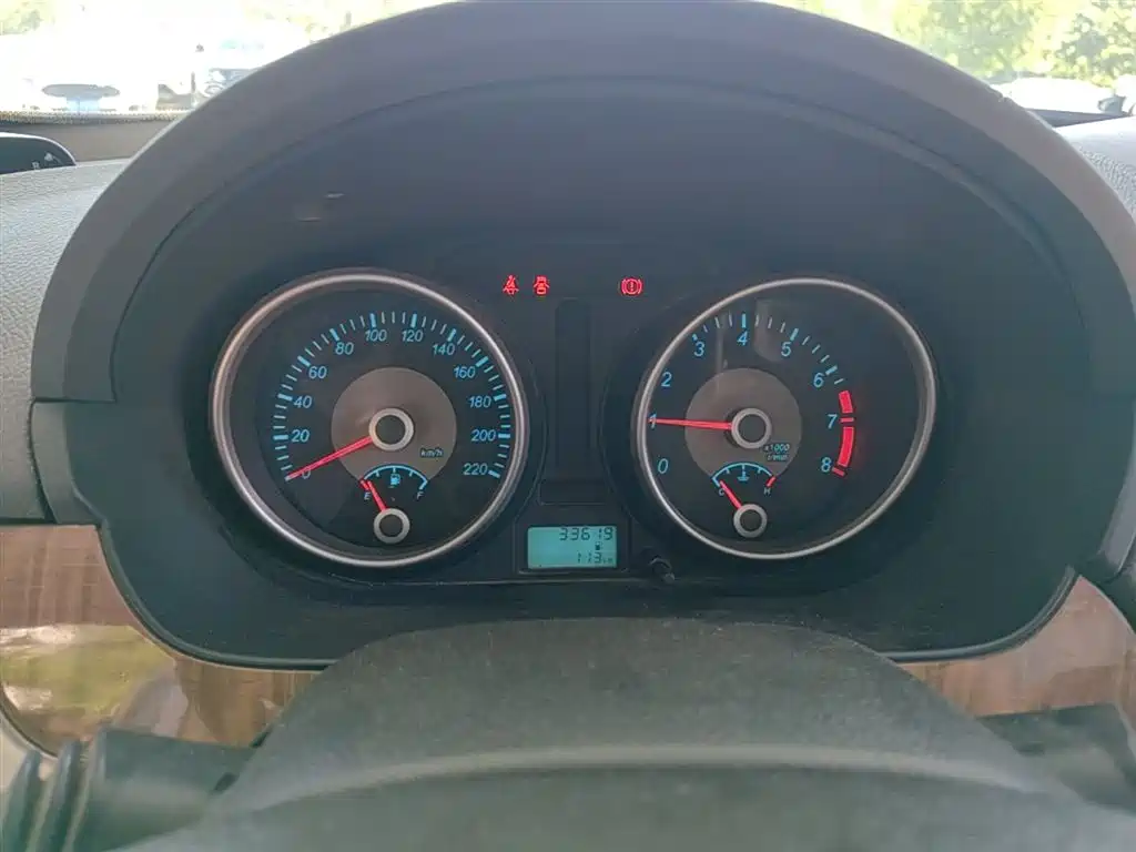 Buick Excelle 2015 1.5L Manual Classic фото 12