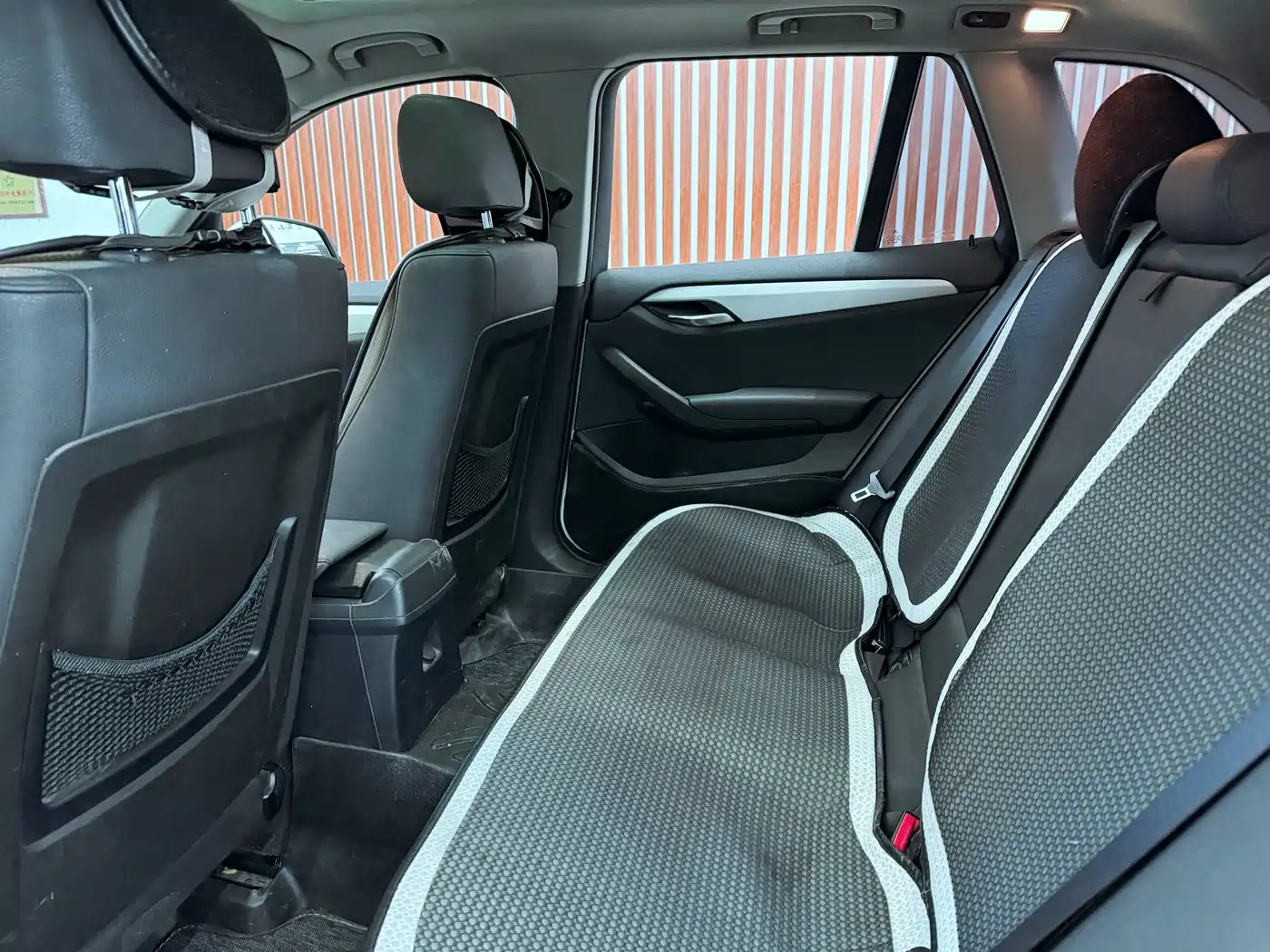 BMW X1 2014 sDrive18i Leading Edition фото 8