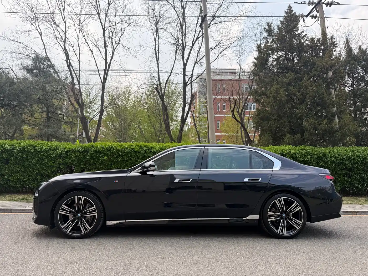 BMW 7-SERIES