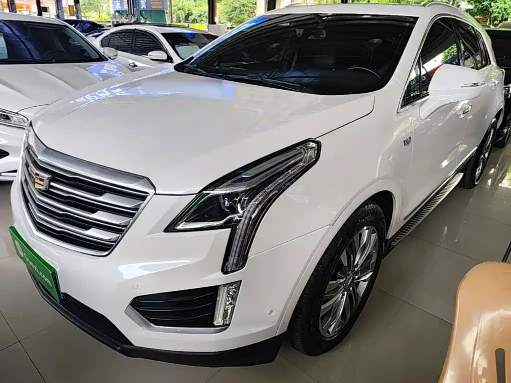 Фото 2 - Cadillac XT5
