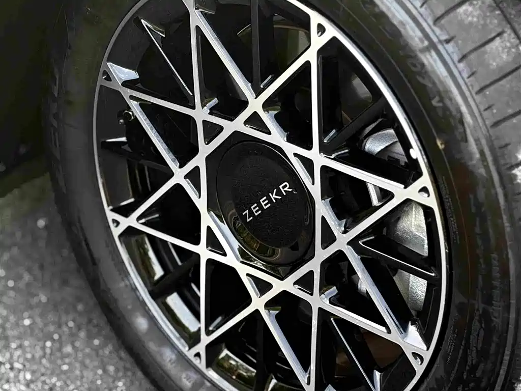 ZEEKR 009 2025 2024 6-seat Executive AWD 108kWh