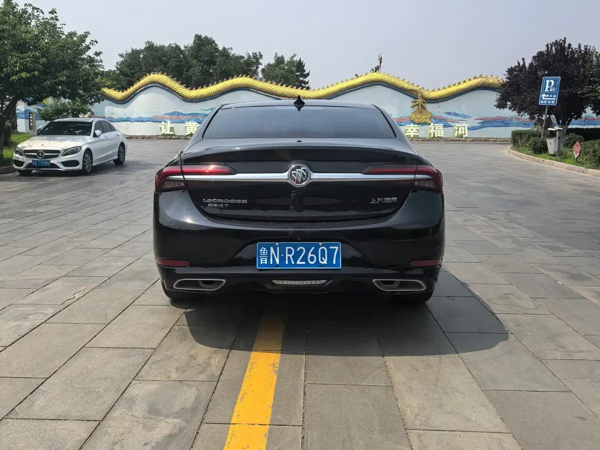 BUICK LACROSSE