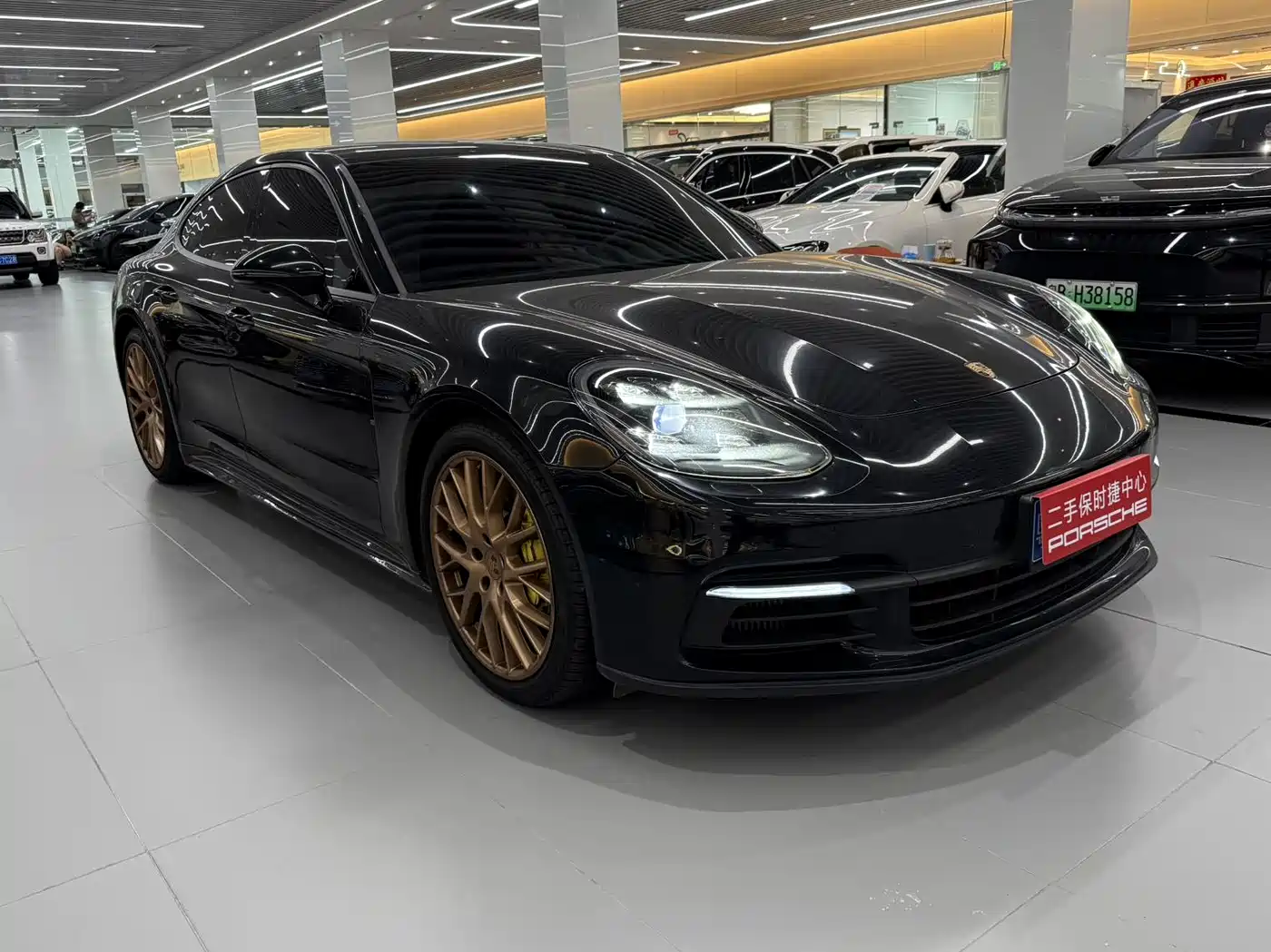 Porsche Panamera 2020 Panamera 10th Anniversary Edition 2.9T фото 3