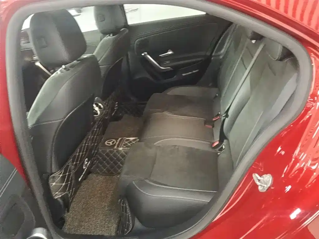 Mercedes-Benz A-Class 2019 Facelift A 200 L Sports Sedan фото 17
