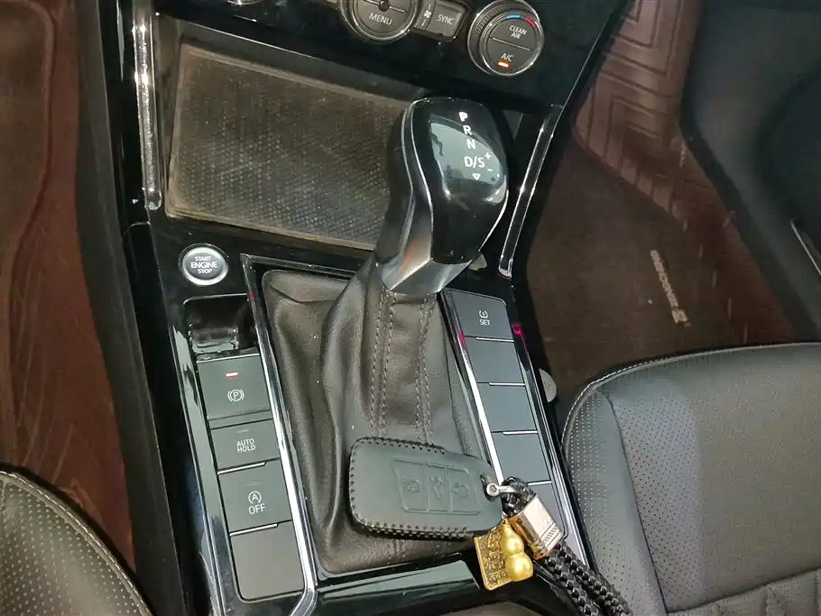 Volkswagen Passat 2019 330TSI Luxury Edition China VI фото 16