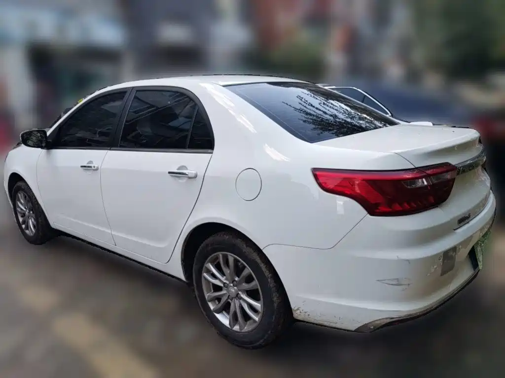 Фото 4 - Geely Vision