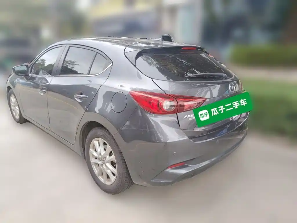 Photo 4 - Mazda Mazda 3