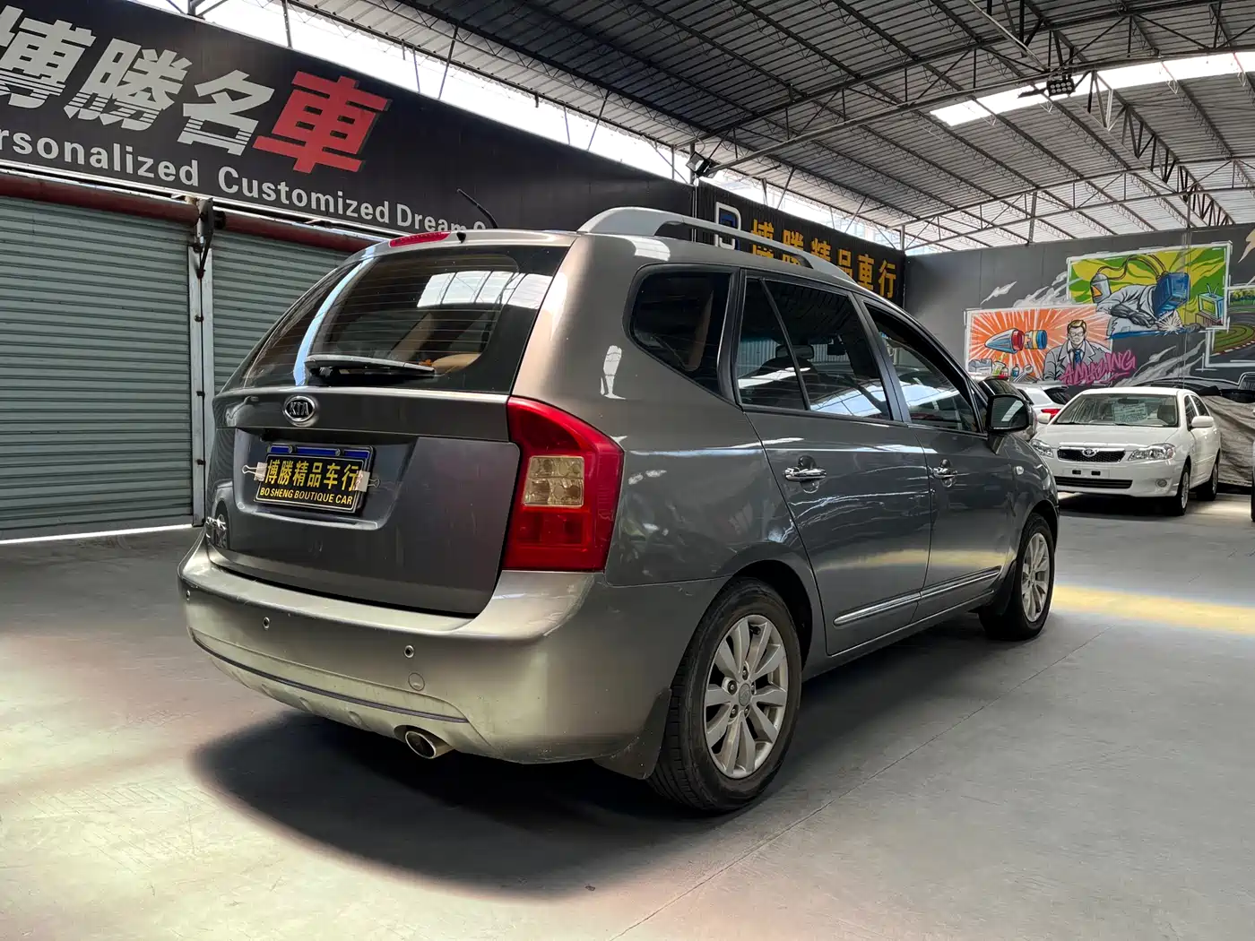 Kia Carens 2011 2.0L 7-seat Automatic Comfort фото 5