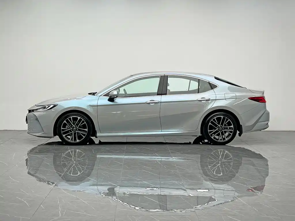 Toyota Camry 2025 2024 Hybrid 2.0HG Premium Edition